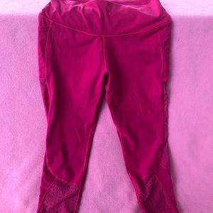 Victoria pink cropped leggings